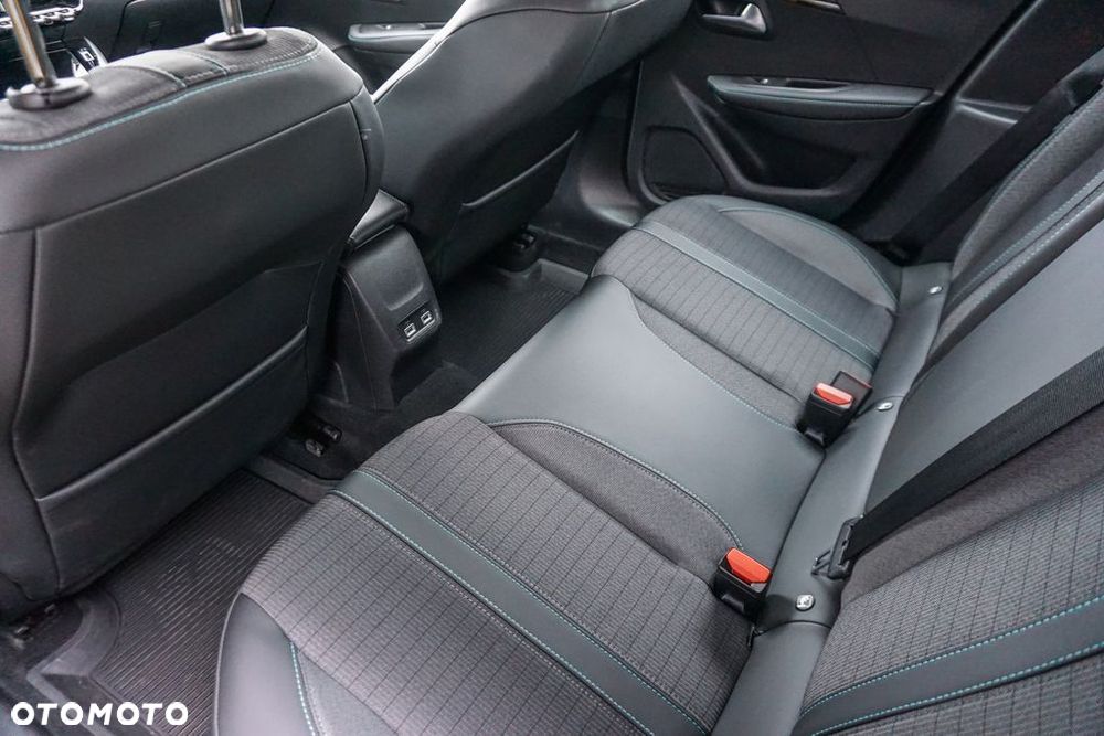 Peugeot 208 1.2 PureTech Allure S&S EAT8 - 11