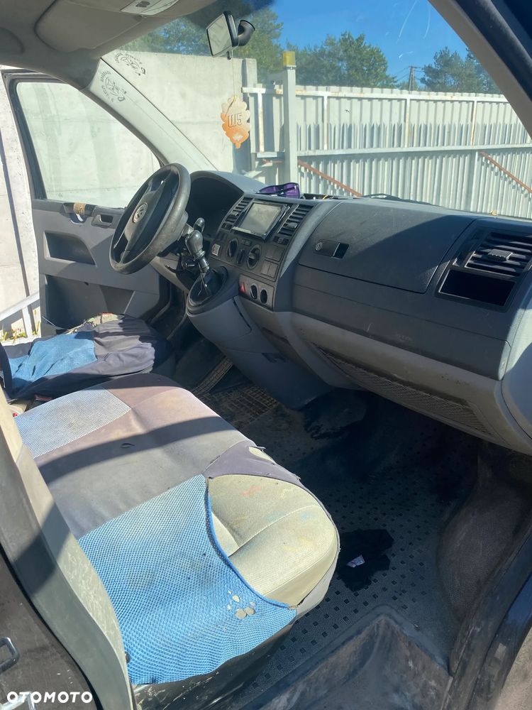 Volkswagen Caravelle - 6