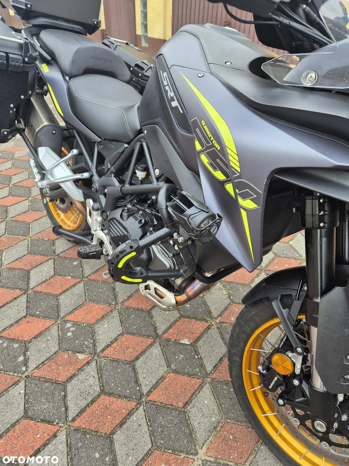 QJMOTOR SRT 550X - 6