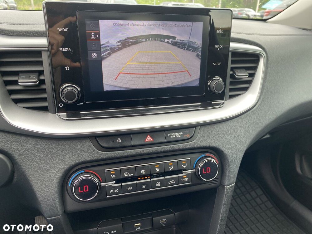 Kia Ceed - 24