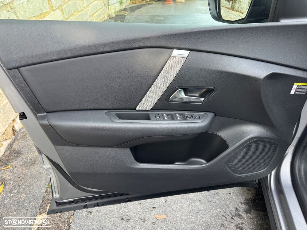 Citroën C4 X 1.2 PureTech Plus EAT8 - 19