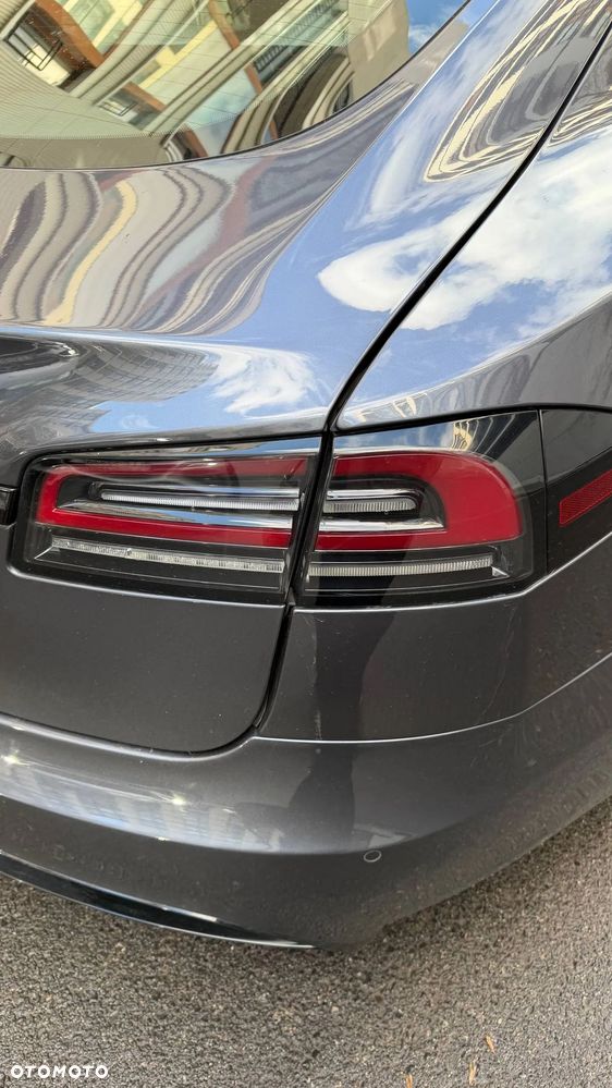 Tesla Model S Long Range - 38