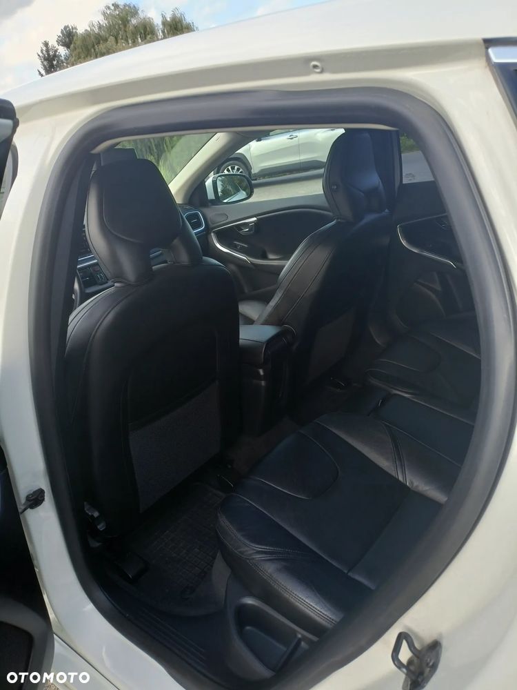 Volvo V40 D3 Summum - 9