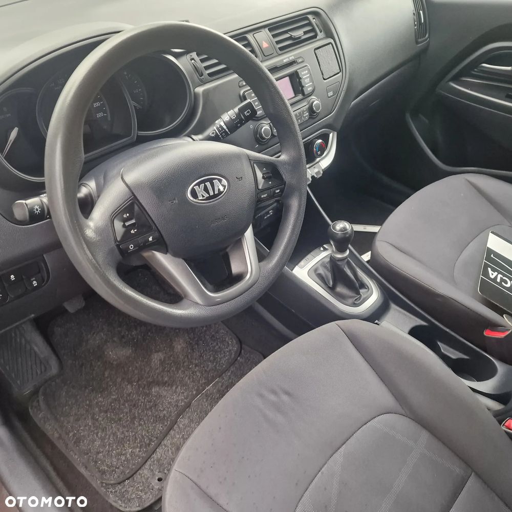 Kia Rio - 8