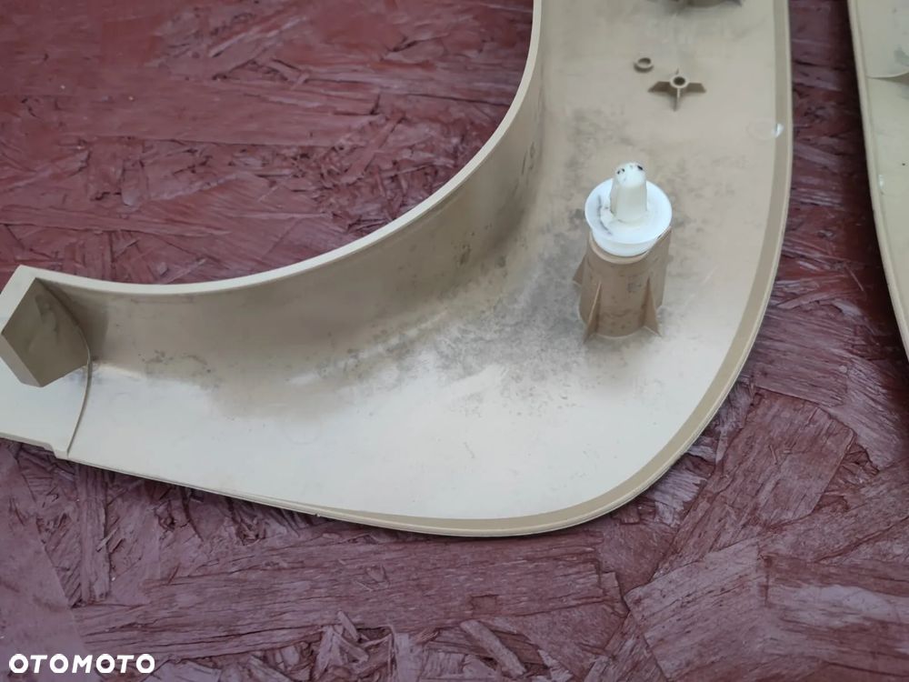 BMW E60 / E60 LCI / E61 / E61 LCI. ORYGINALNA OBUDOWA PROGU LEWA / PRAWA / MASKOWNICA RĄCZKI MASKI / ZAŚLEPKA OBD W KOL. BEŻOWYM + PRZYCISK OTWIERANIA BAGAŻNIKA O NR: 6 987 055 / 6 987 058 OEM. SPRAWNE W 100%. - 9