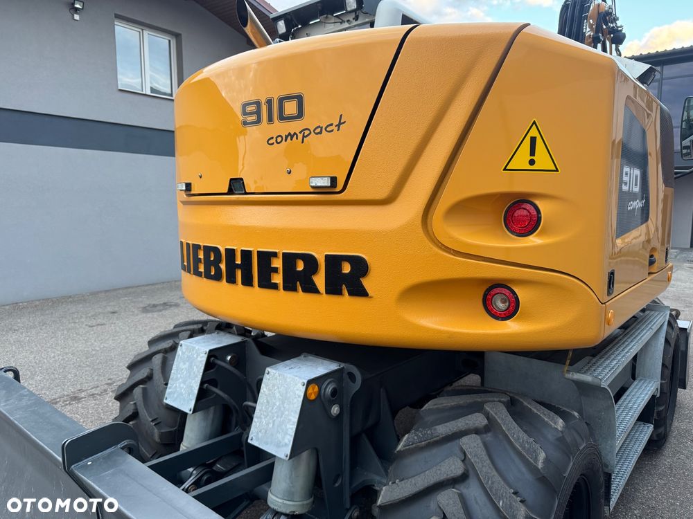 Liebherr A910 Compact Litronic - 7