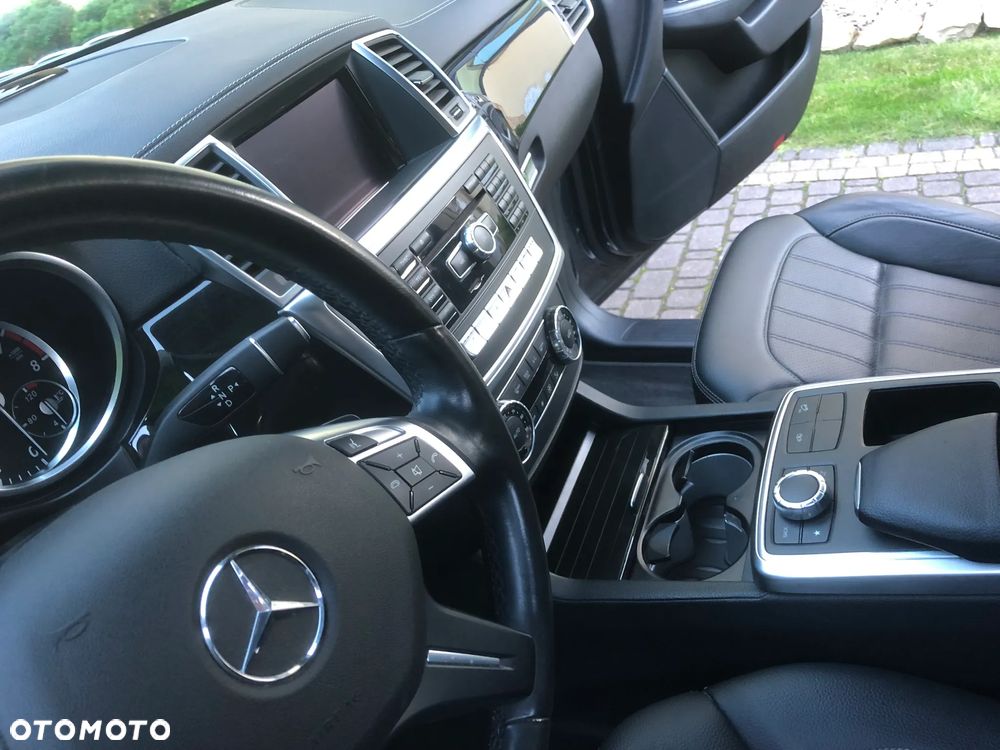 Mercedes-Benz GL 400 4Matic 7G-TRONIC - 15