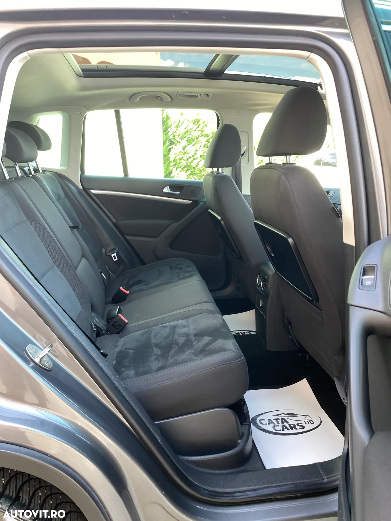Volkswagen Tiguan 2.0 TDI 4Motion DSG Track & Field - 25