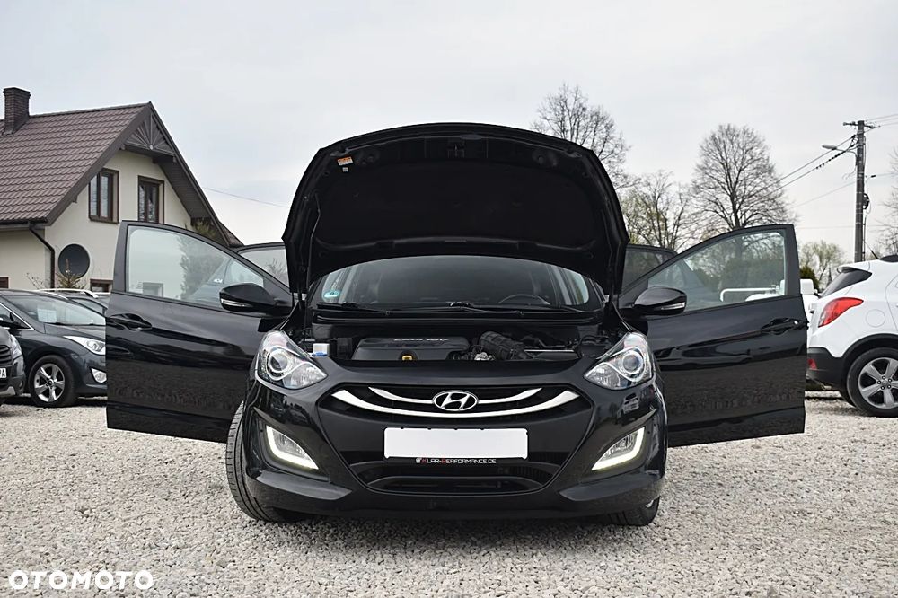 Hyundai i30 1.6 CRDI Trend - 11