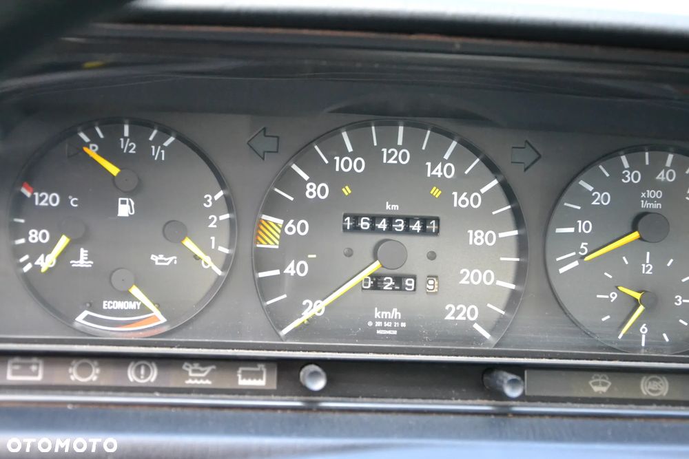 Mercedes-Benz W201 (190) - 14