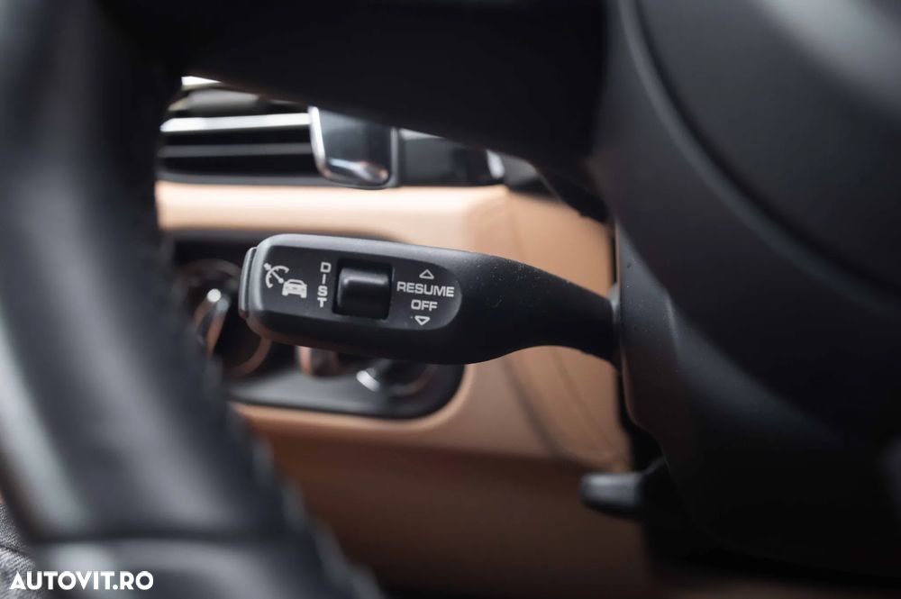 Porsche Macan T - 30