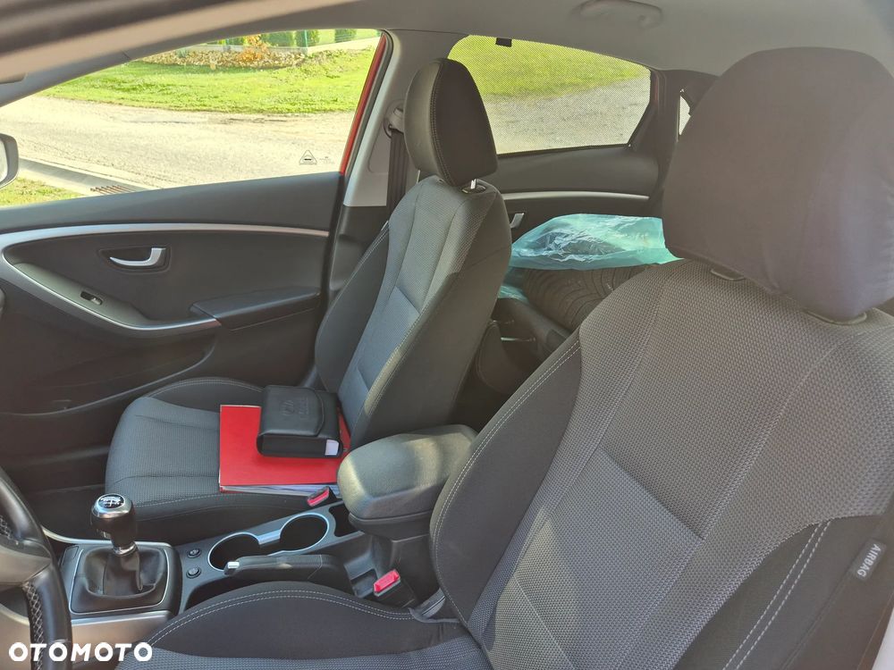Hyundai i30 blue 1.4 Classic - 27