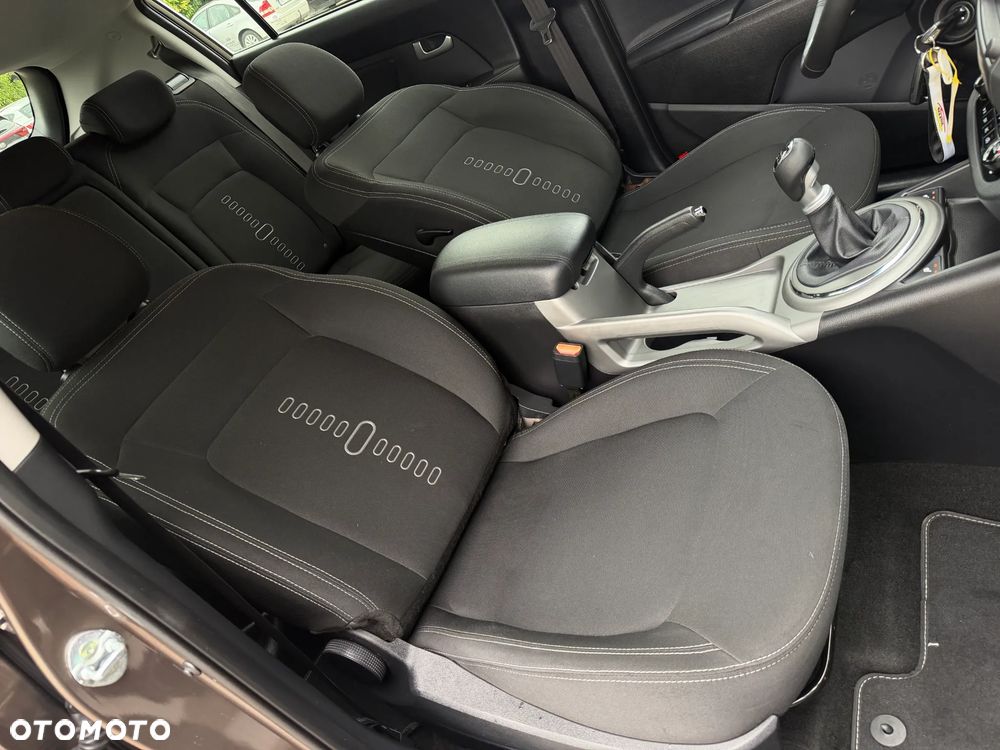 Kia Sportage 2.0 CRDI 4WD Fifa World Cup Edition - 32