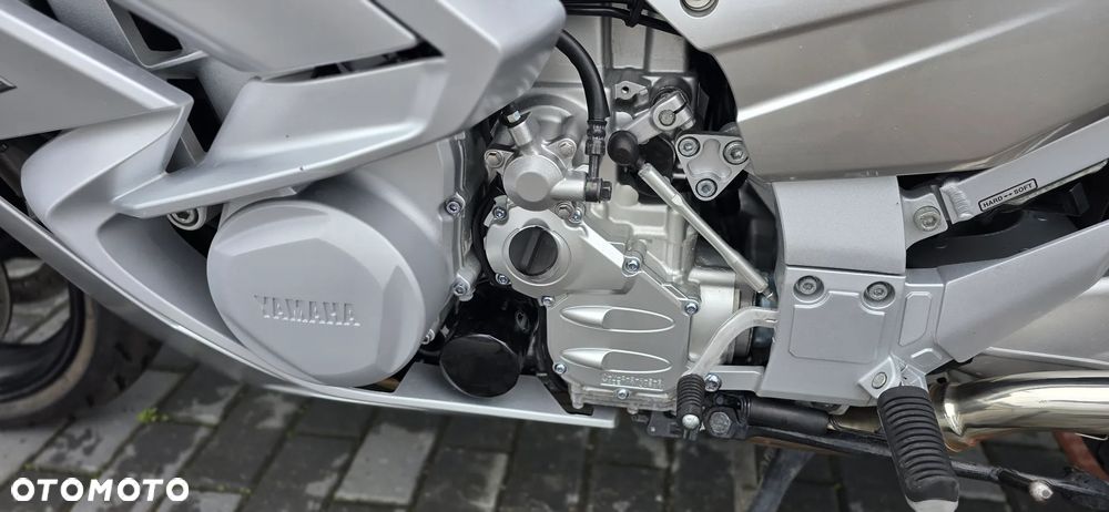 Yamaha FJR - 41