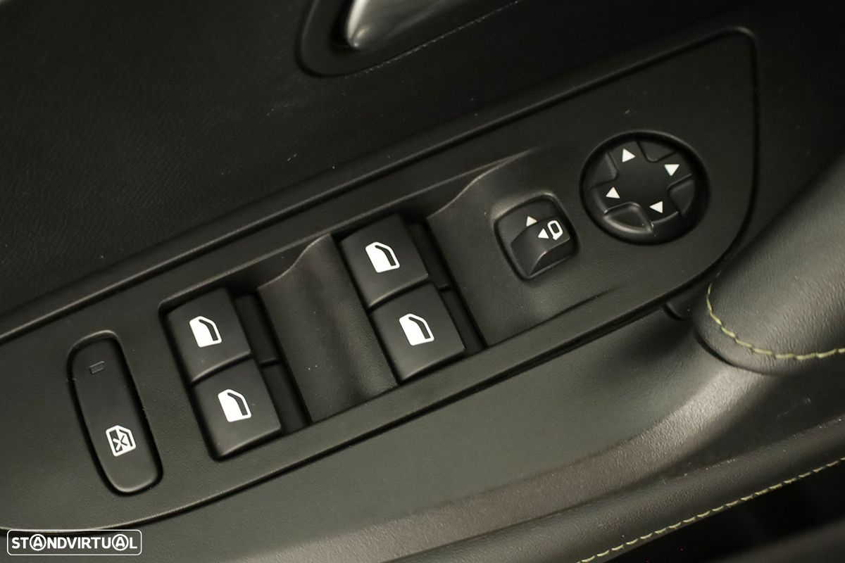 Peugeot 2008 1.2 PureTech GT EAT8 - 20