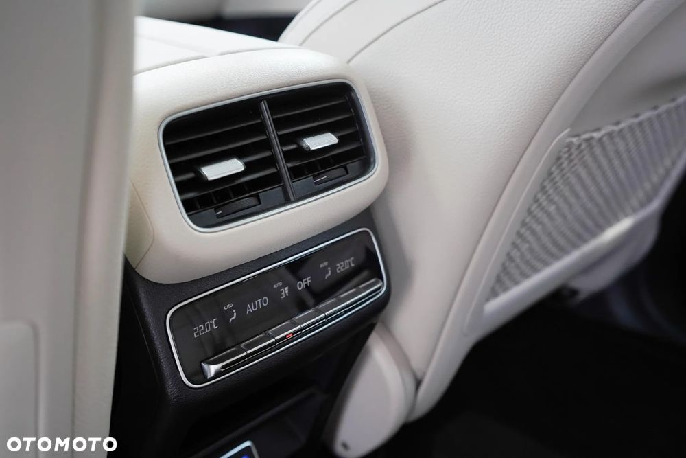 Mercedes-Benz GLS - 27