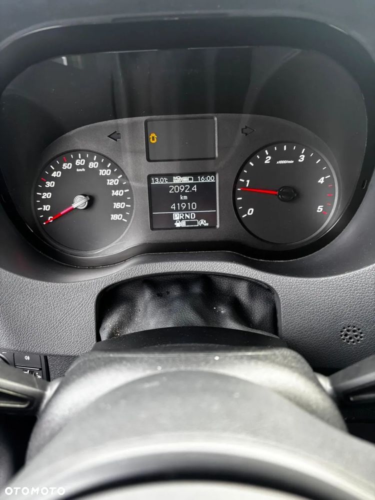 Mercedes-Benz Sprinter - 13