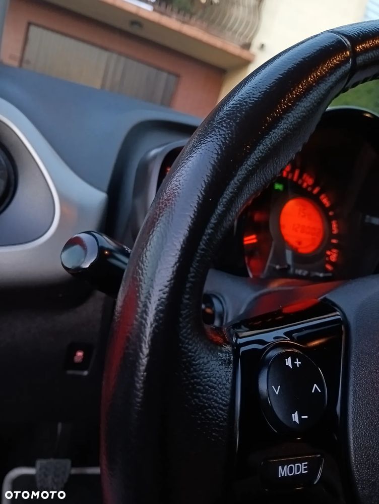 Toyota Aygo x-play touch - 24