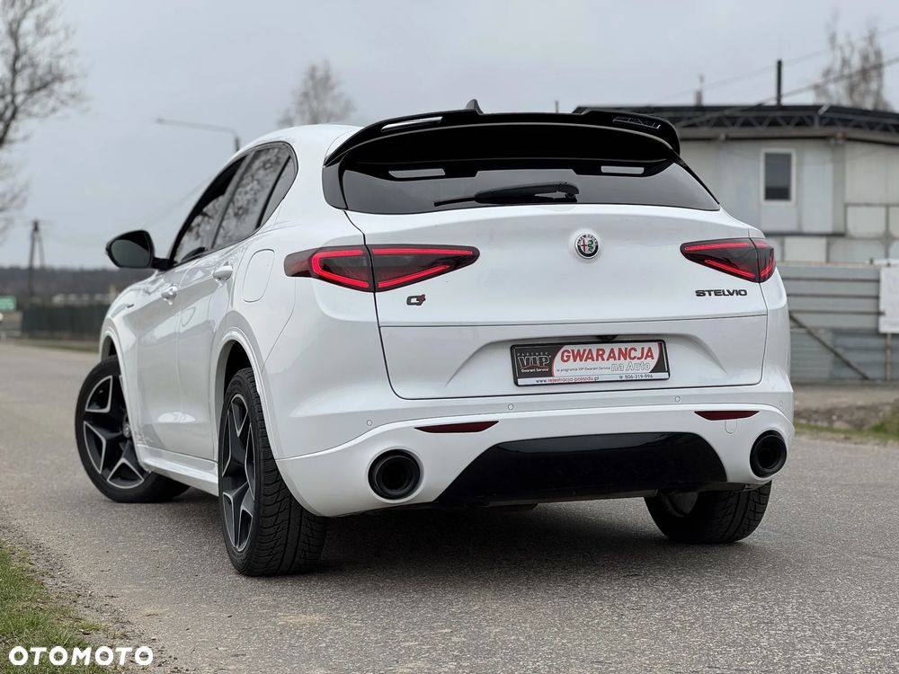 Alfa Romeo Stelvio 2.0 Turbo 16V AT8-Q4 Veloce - 15
