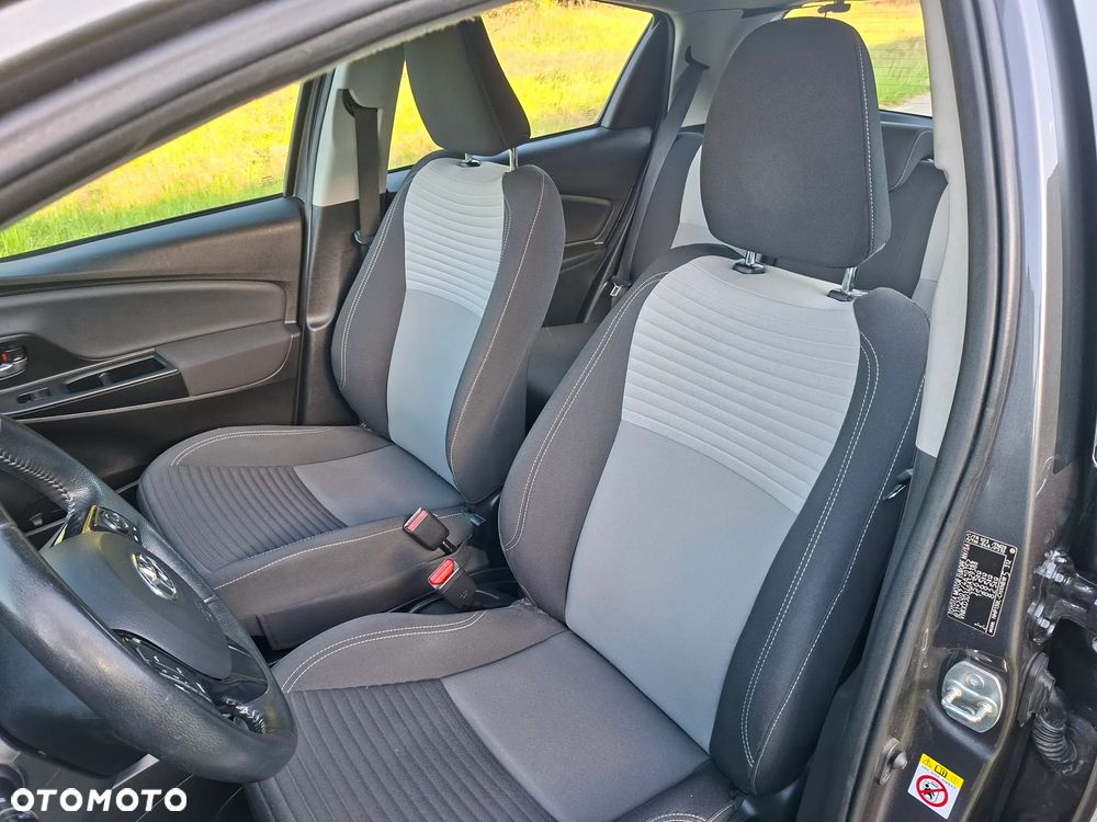 Toyota Yaris Hybrid 100 Active EU6 - 31