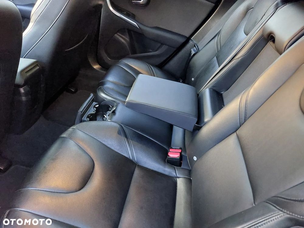 Volvo V40 Cross Country - 15