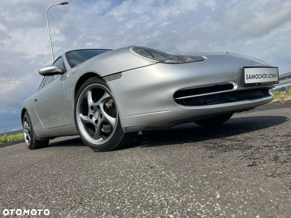 Porsche 911 Carrera - 11