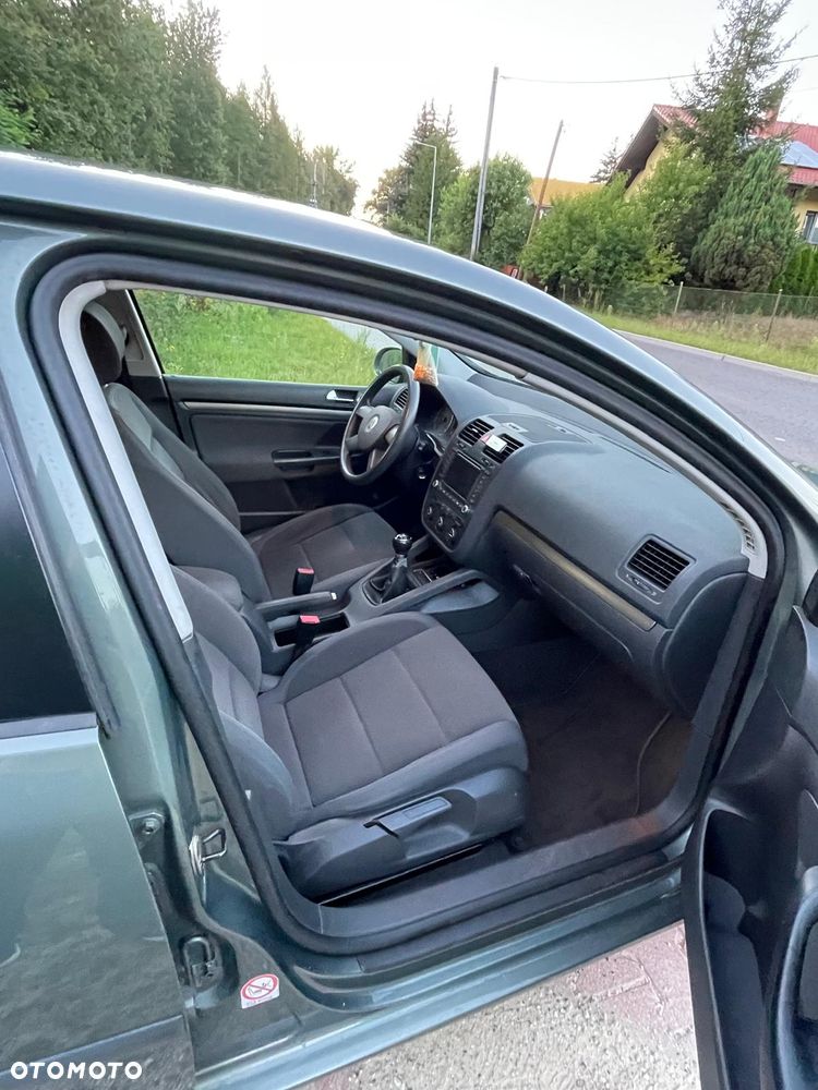 Volkswagen Golf 1.6 FSI Trendline - 7