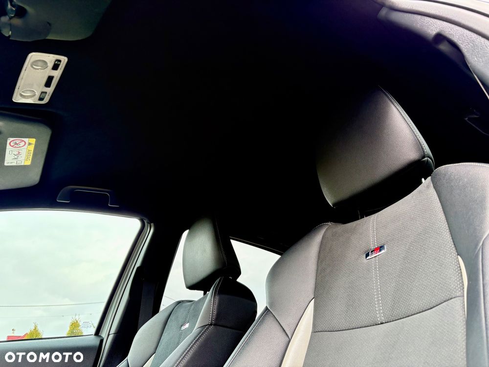 Toyota Yaris Hybrid 100 GR Sport - 24