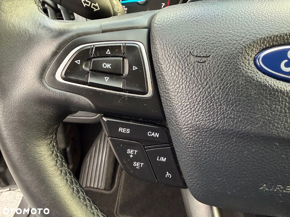 Ford Kuga 1.5 EcoBoost 2x4 Titanium - 18