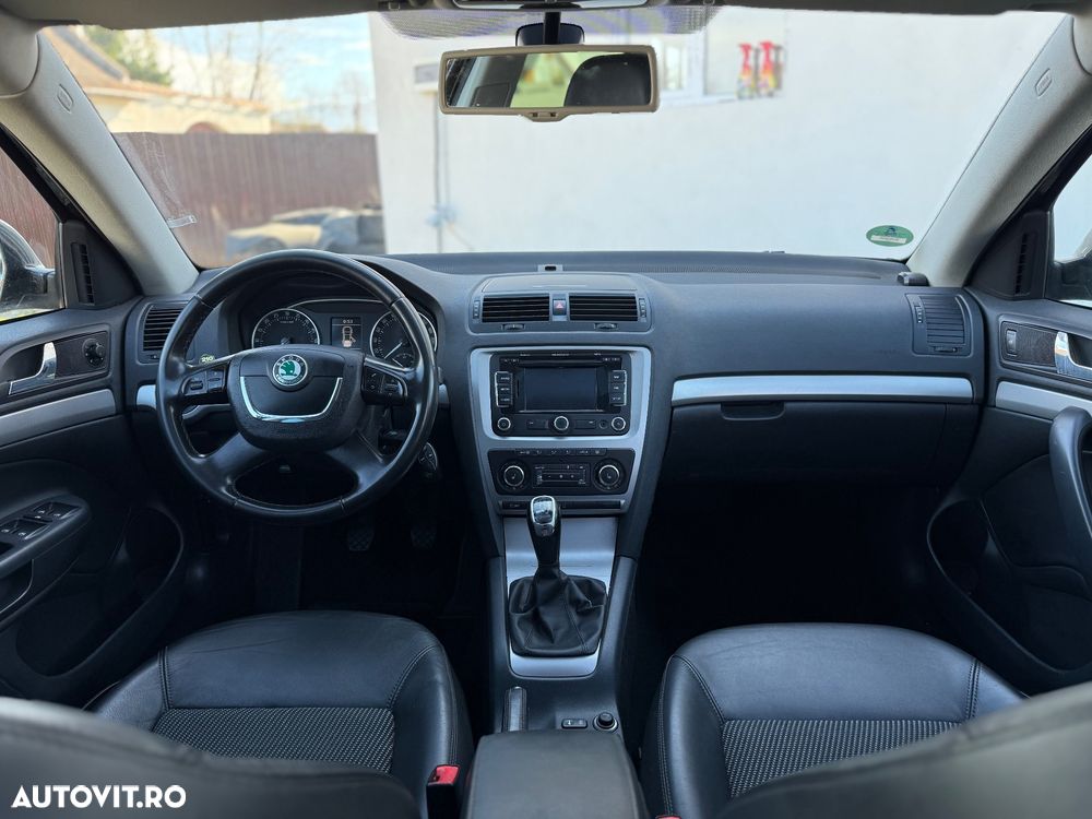 Skoda Octavia Combi 2.0 TDI CR DPF RS - 5