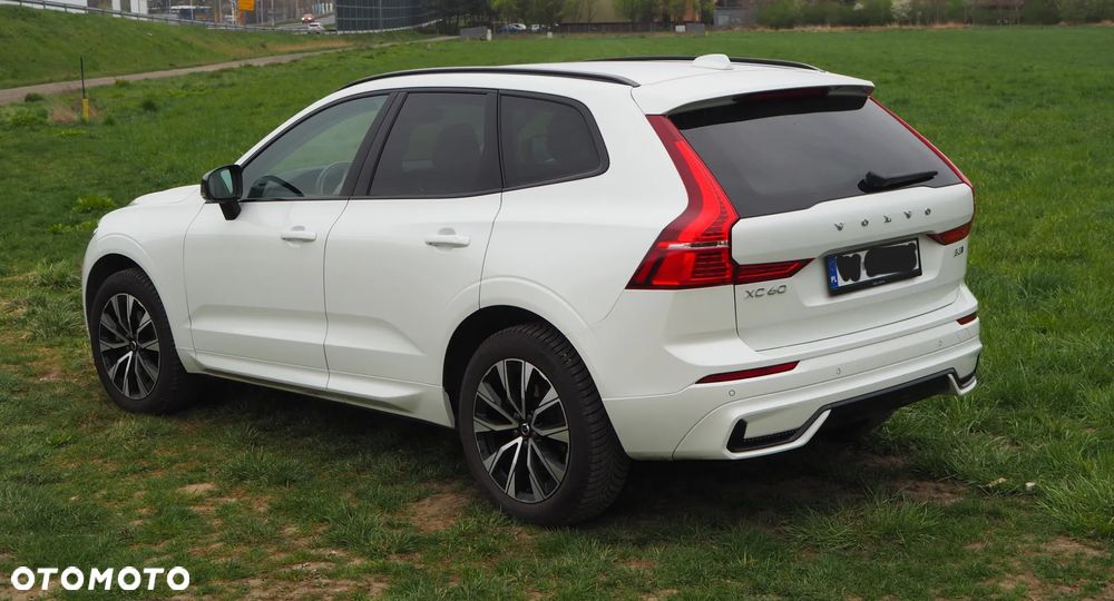 Volvo XC 60 B5 B AWD Plus Dark - 3