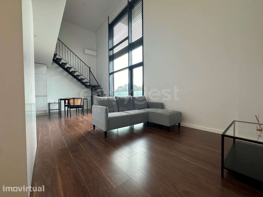 Apartamento T1 , com garagem, localizado na Quinta da Portela, em C... - Grande imagem: 5/16