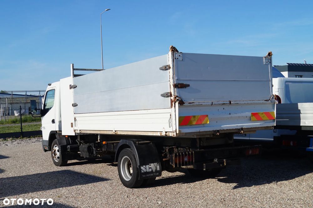 Mitsubishi CENTER FUSO - 17