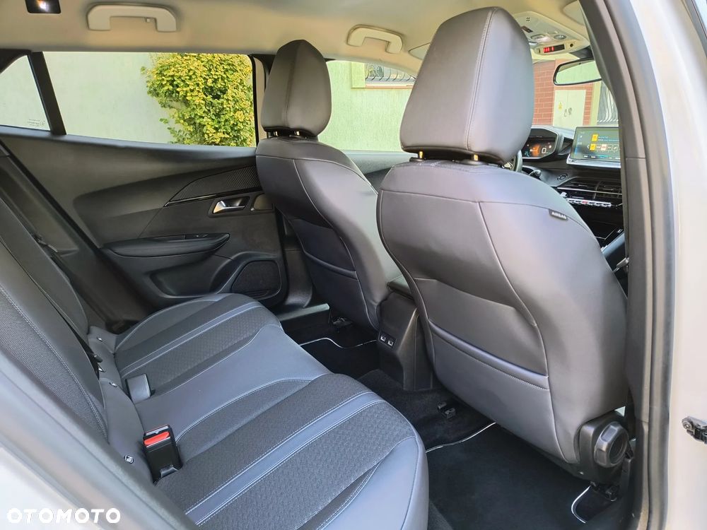 Peugeot 2008 1.5 BlueHDi Allure S&S - 27