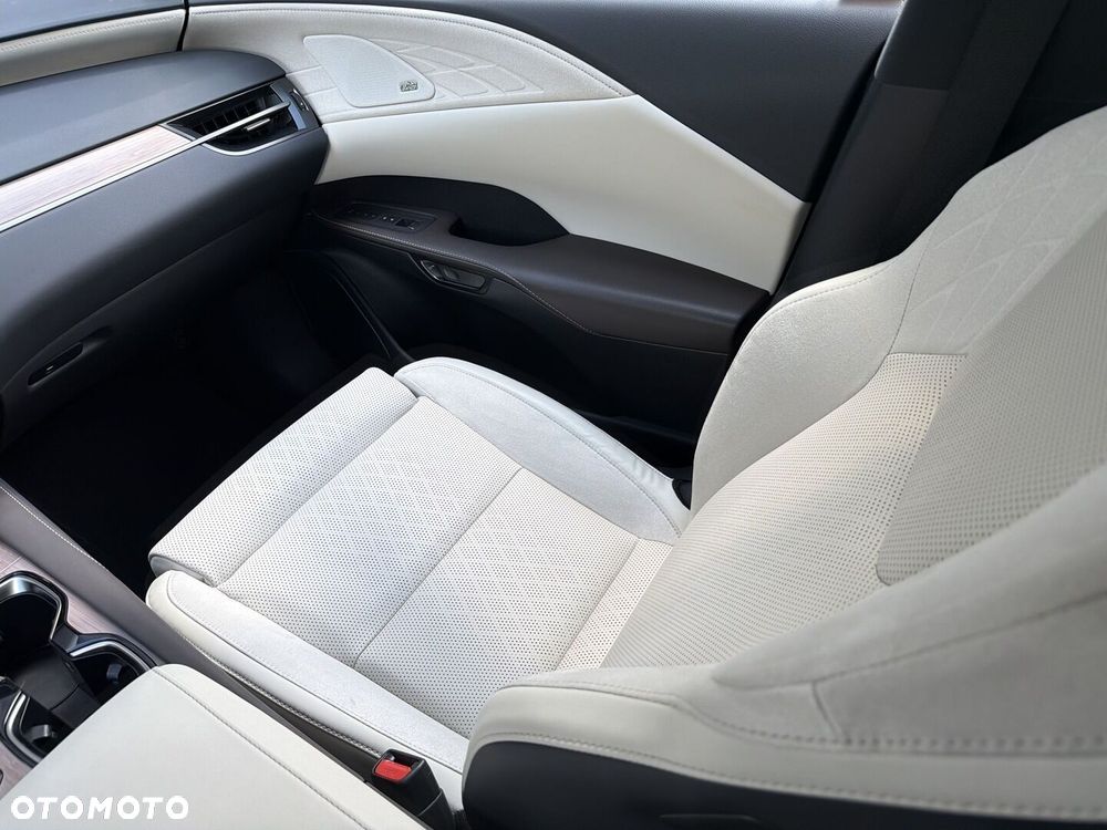 Lexus RX 450h+ Omotenashi - 24