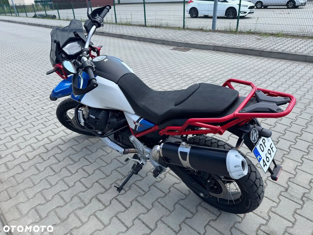 Moto Guzzi V85 - 2