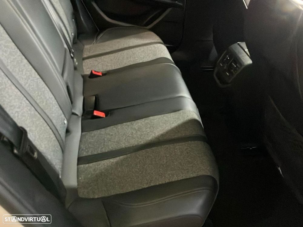 Peugeot 3008 1.5 BlueHDi Allure EAT8 - 18