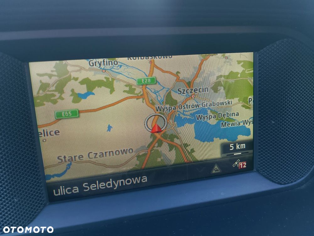 Mercedes-Benz Klasa C 180 CGI BlueEff Avantgarde - 11