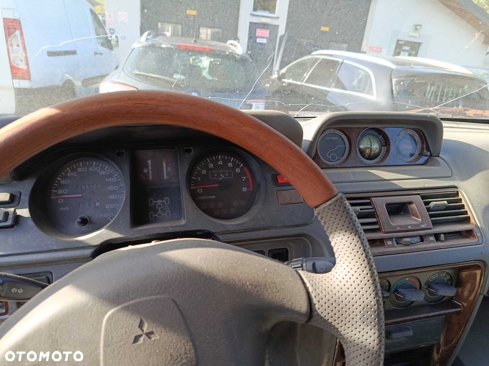Mitsubishi Pajero 3.5 v6 1998r NA CZĘŚCI - 6