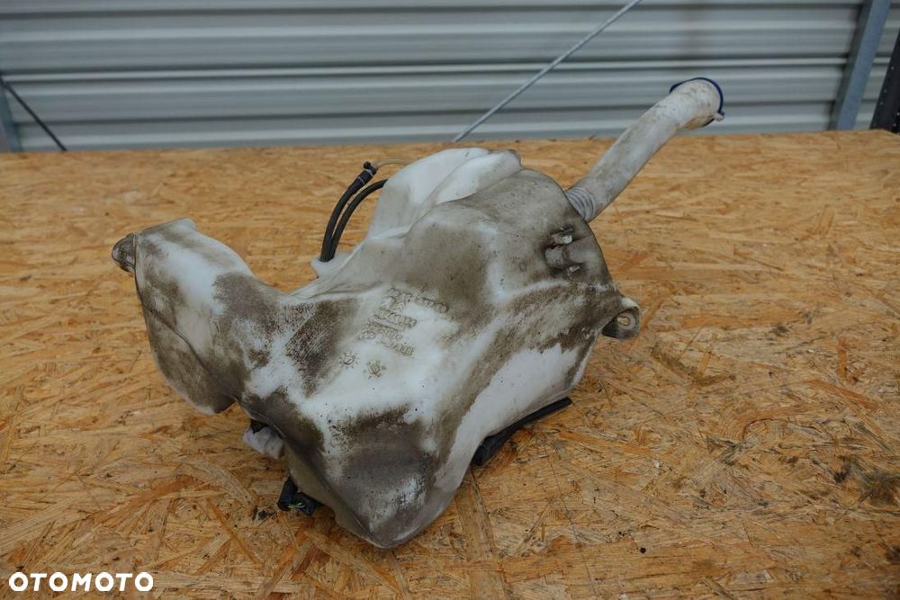 ZBIORNIK SPRYSKIWACZY KSENON PEUGEOT 5008 9685005780 - 2
