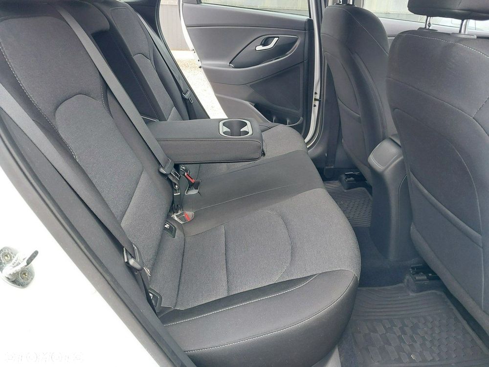 Hyundai i30 1.5 DPI Comfort - 16