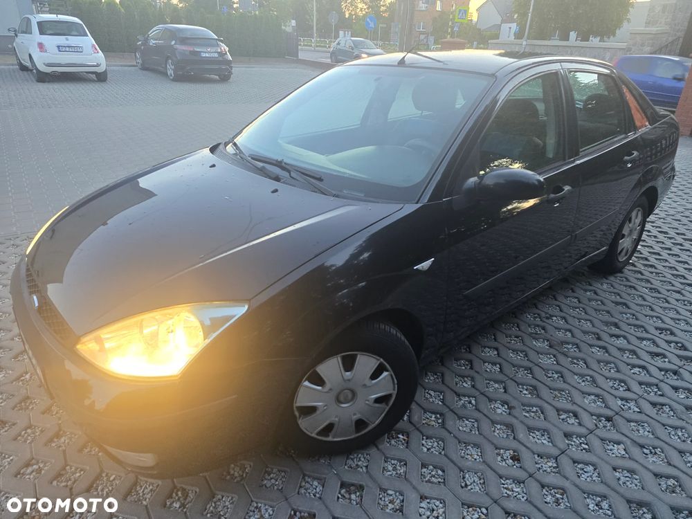 Ford Focus Ghia - 4