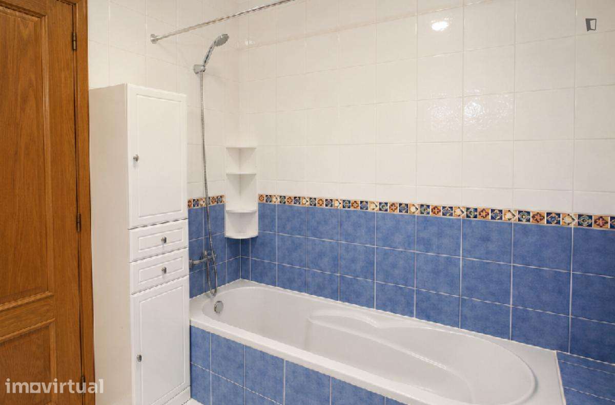 Quarto - localizado em Leiria - Grande imagem: 4/12