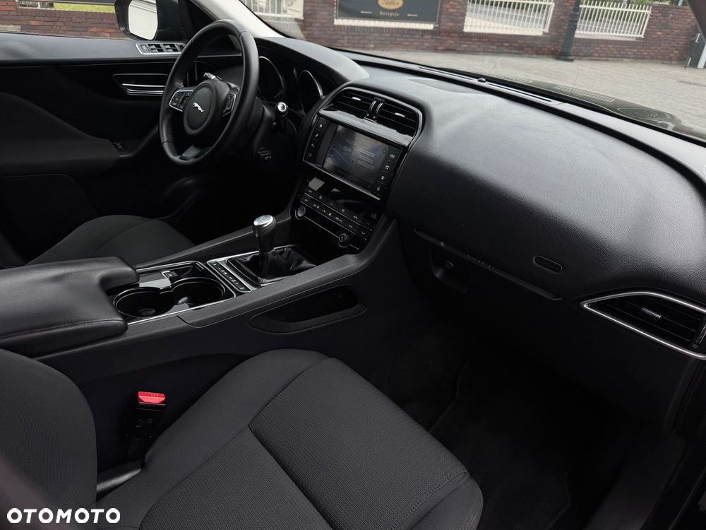 Jaguar F-Pace 20d AWD R-Sport - 22
