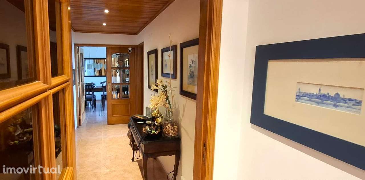 T2 com arrecadação e garagem na Urbanização Quinta Nova, em Odivelas - Grande imagem: 2/19