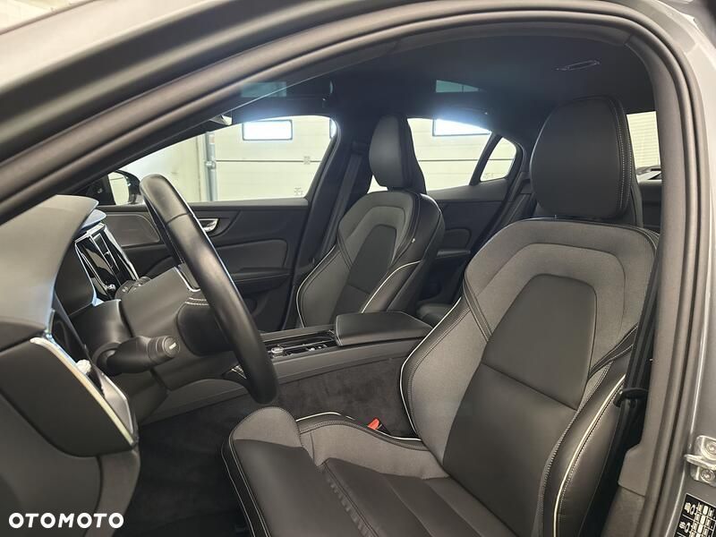 Volvo S60 B5 B AWD R-Design - 12