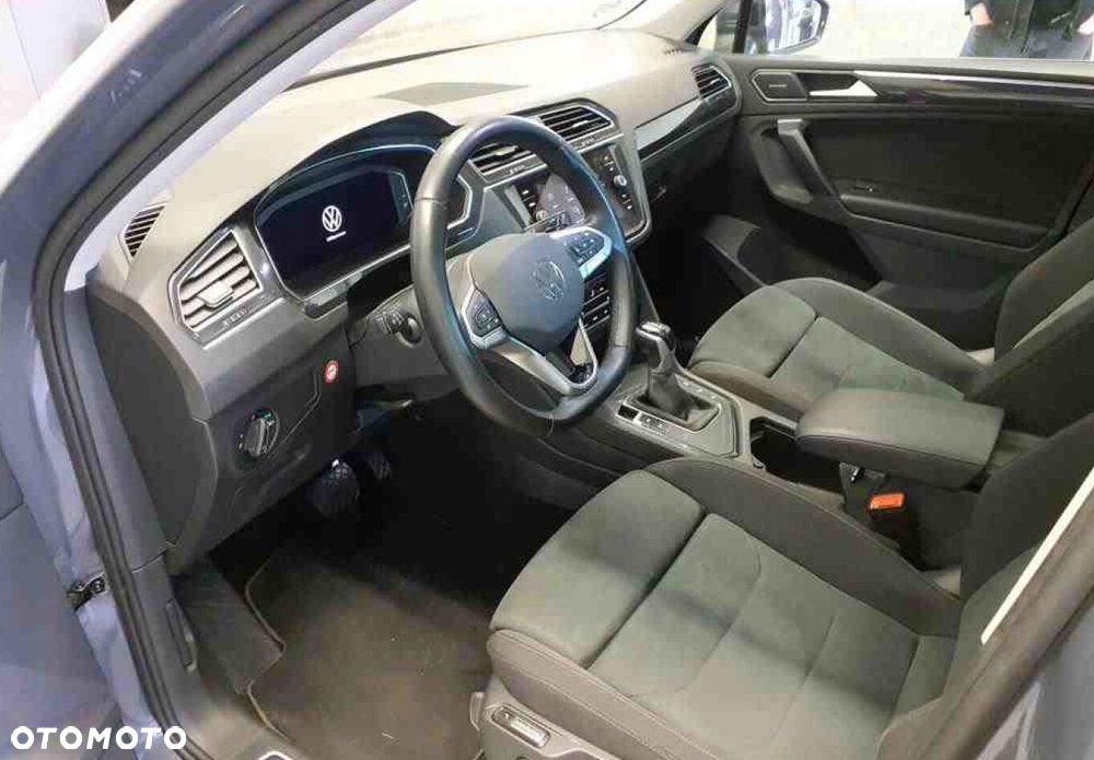 Volkswagen Tiguan - 5