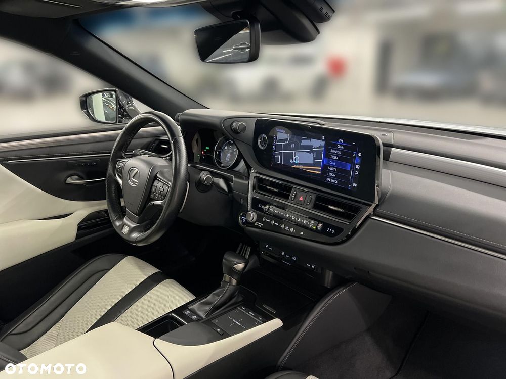 Lexus ES 300h F Sport Edition - 5
