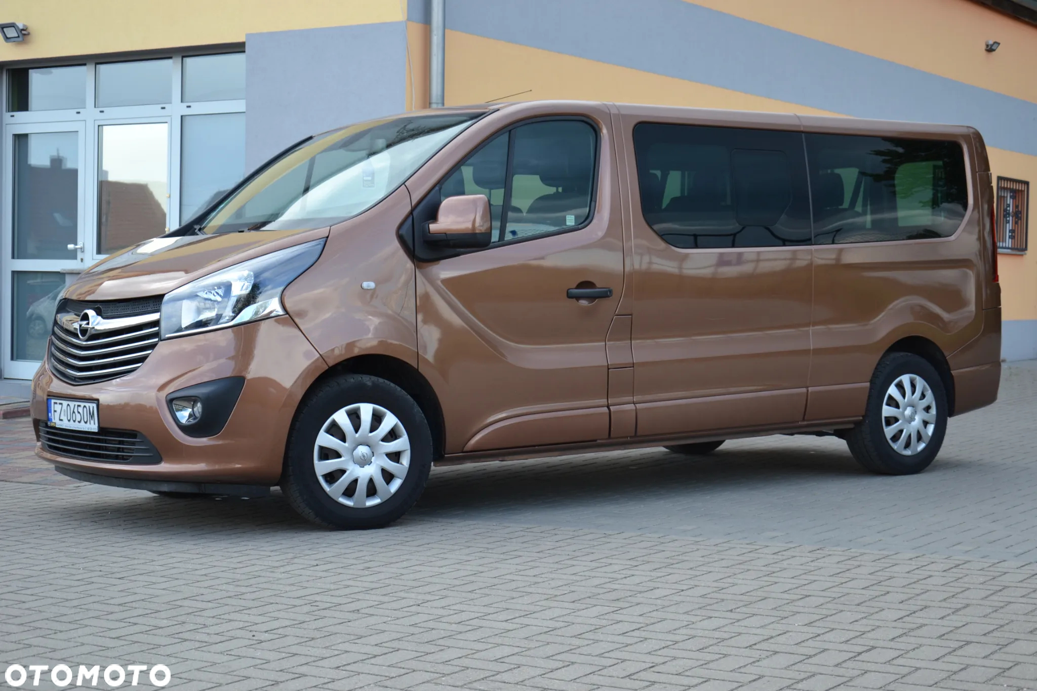 Opel Vivaro L2H1 2,9t Edition - 4