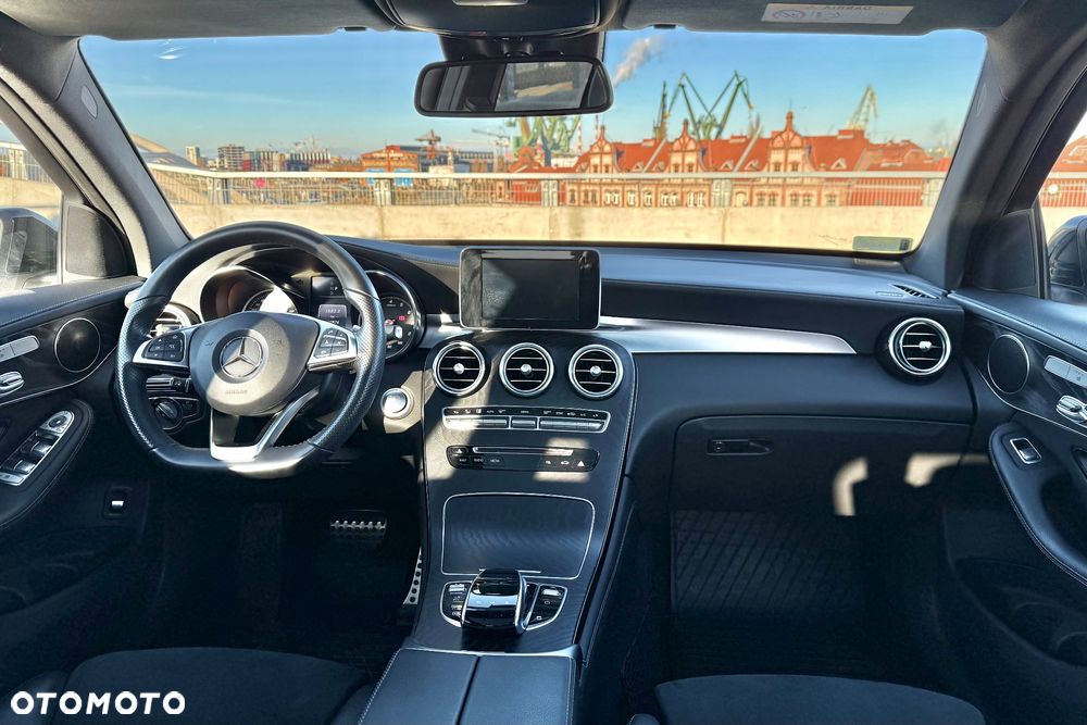 Mercedes-Benz GLC - 12